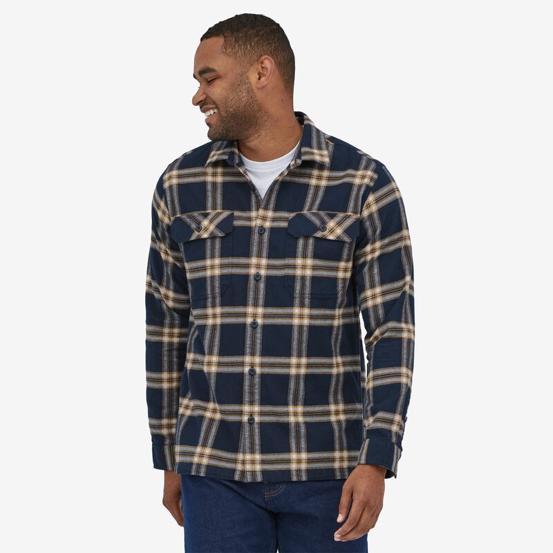 Patagonia Men's Long-Sleeved Organic Cotton Midweight Fjord Flannel Shirt - North Line: New Navy