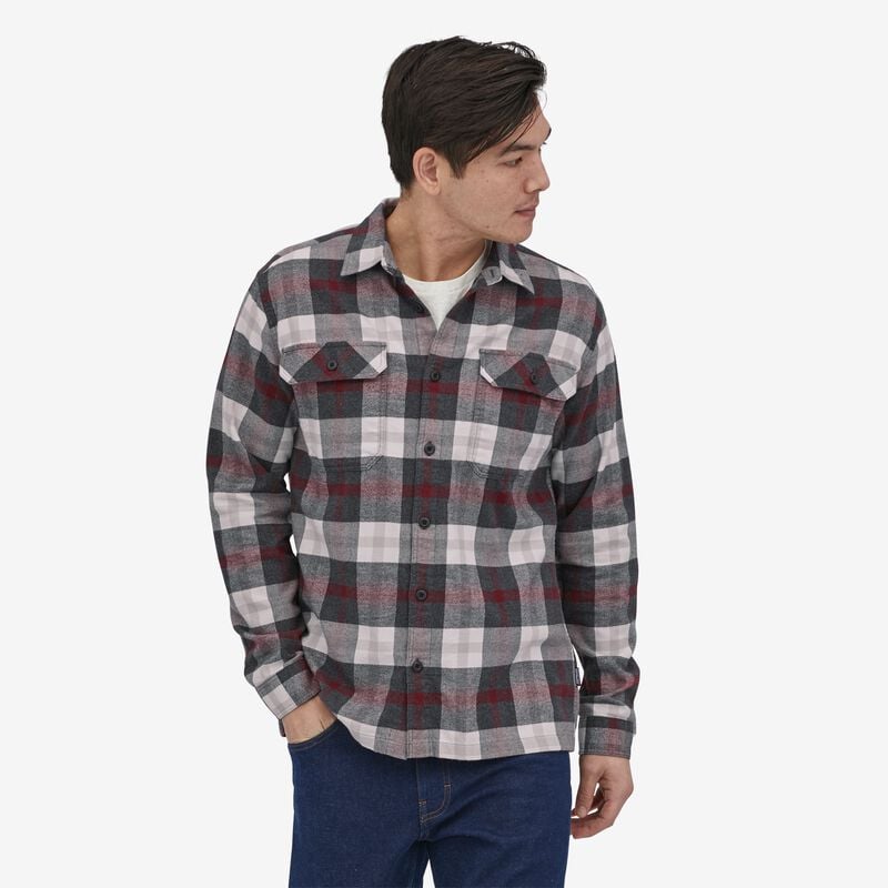 Patagonia Men's Long-Sleeved Organic Cotton Midweight Fjord Flannel Shirt - Forage: Ink Black