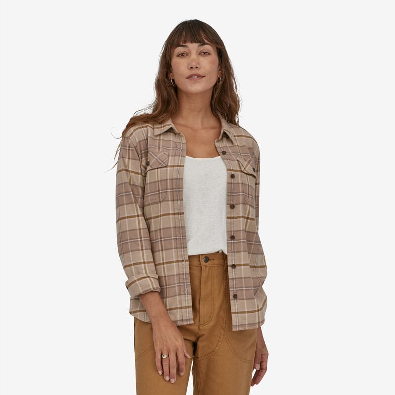 Patagonia Women's Long-Sleeved Organic Cotton Midweight Fjord Flannel Shirt - Roots: Pampas Tan