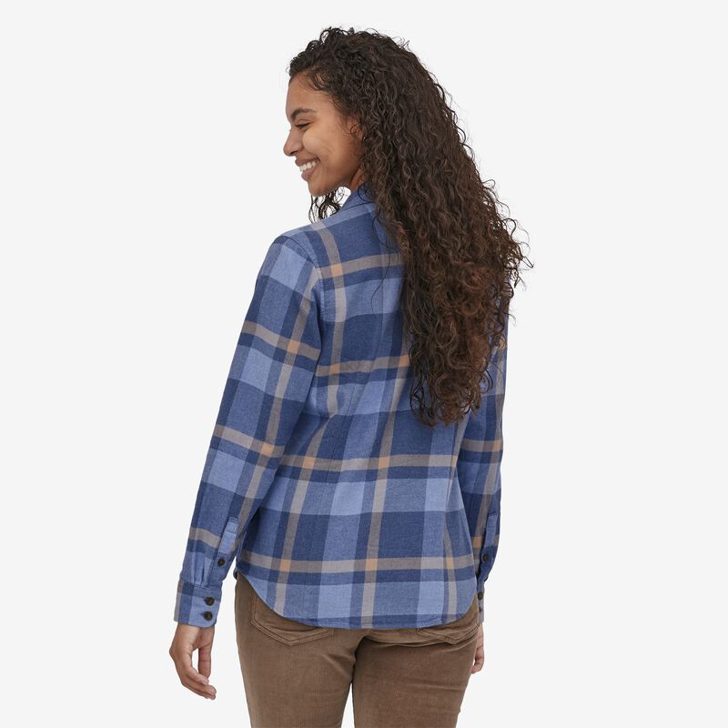 Patagonia Women's Long-Sleeved Organic Cotton Midweight Fjord Flannel Shirt - Comstock: Current Blue