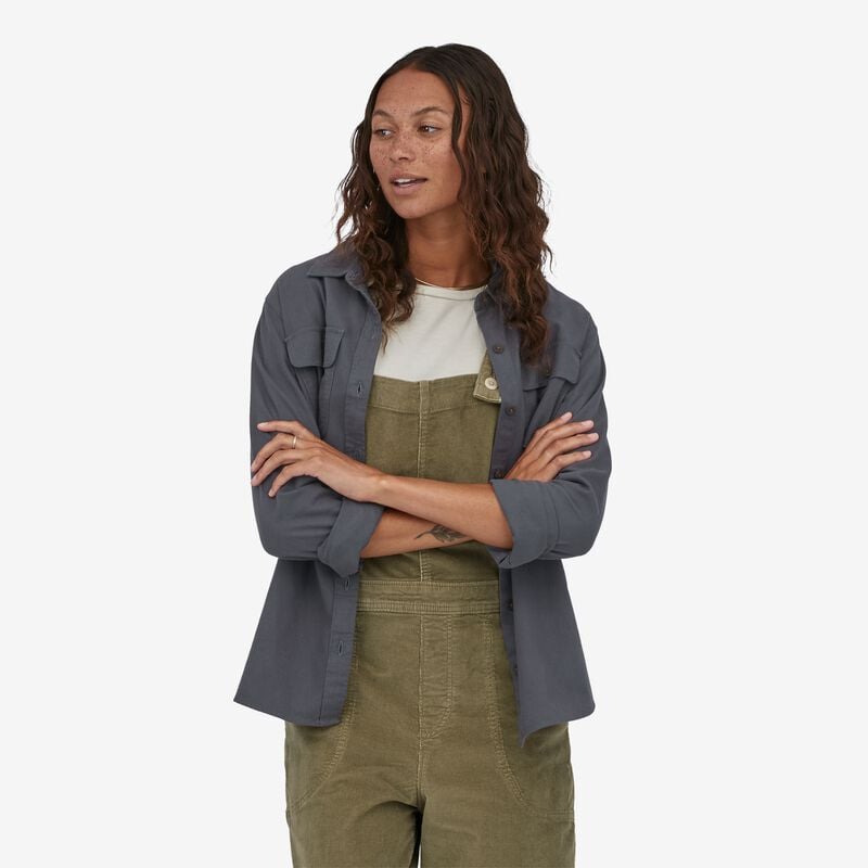 Patagonia Women's Long-Sleeved Organic Cotton Midweight Fjord Flannel Shirt - Smolder Blue